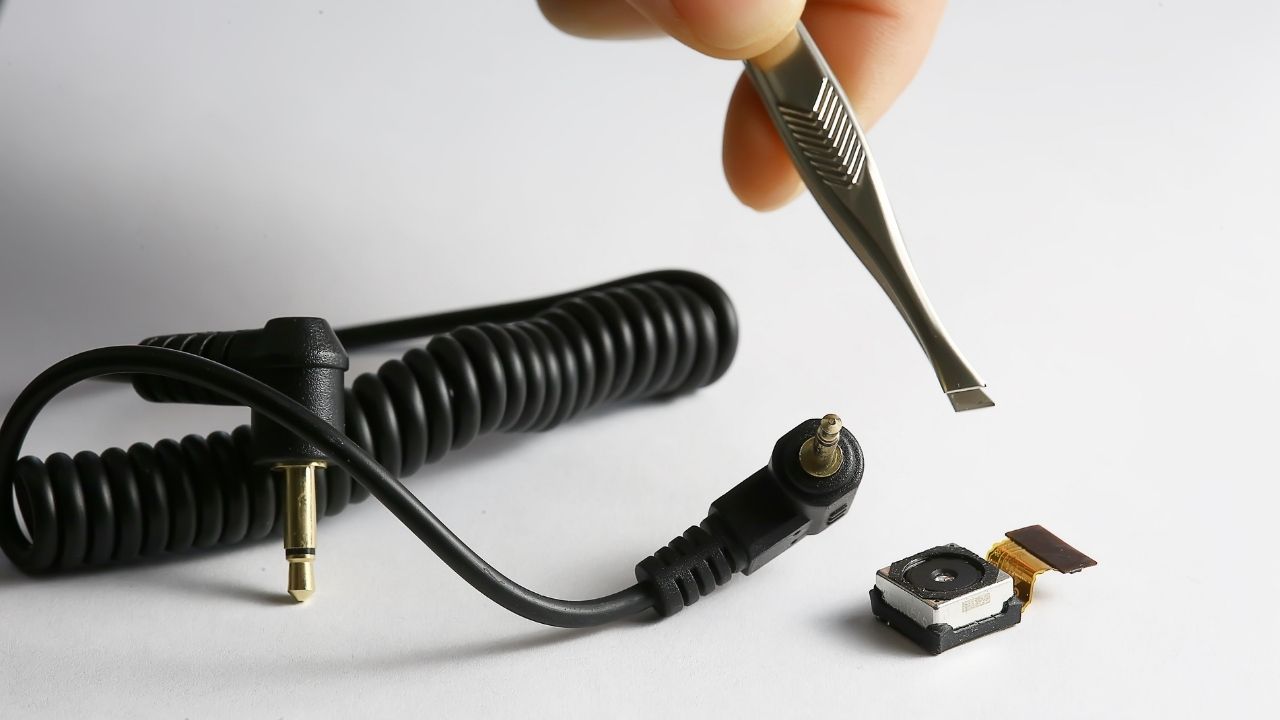 Looking for hidden cameras